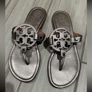 Tory Burch Miller Thong Sandal Metallic Pewter 10